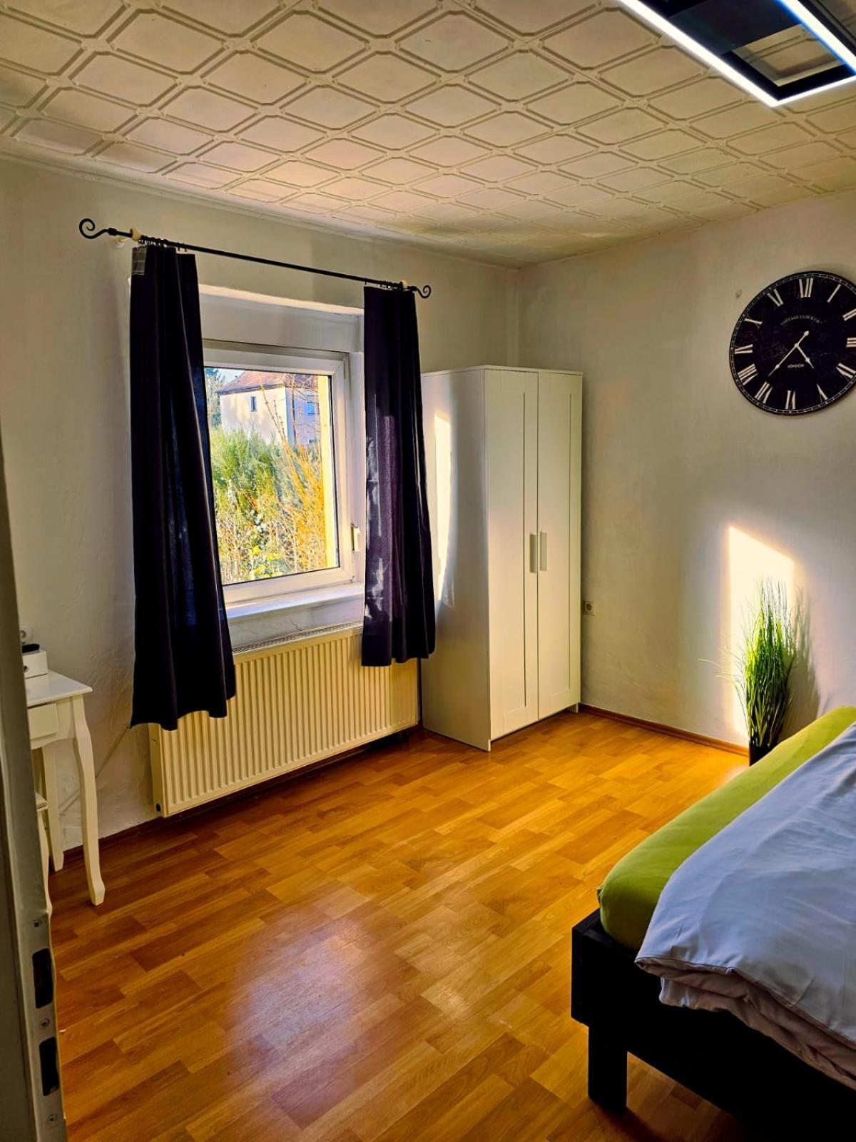 B&R Ferienhaus In Der Naehe Des Flughafens Nuremberg Bagian luar foto